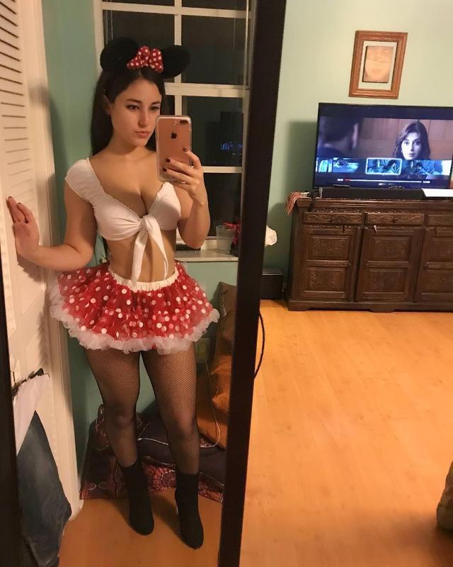 AVAILABLE FOR HOOKUP 🍑 🍆 👅