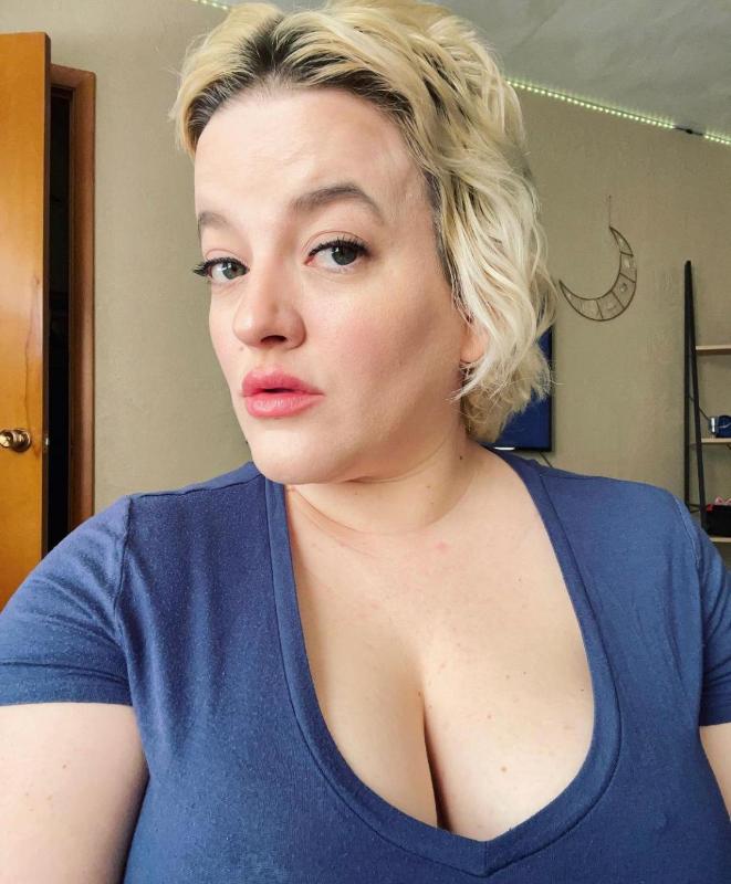 Curvy🥰Erotic🥰Naughty