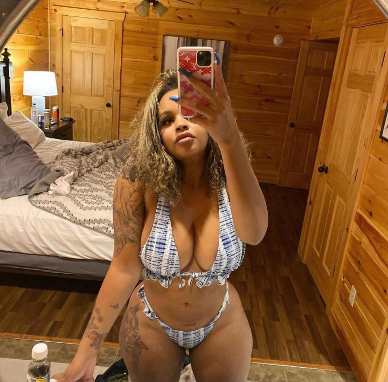 Bella naughty 🍑🍑🍑🍑