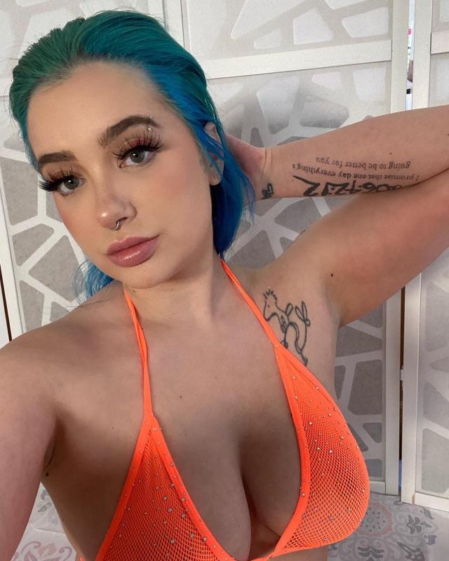 im a hot sexy naughty lady