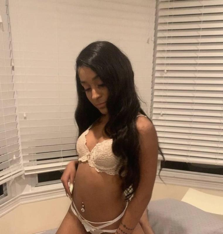 !!Young & petite open minded partyy princess!!