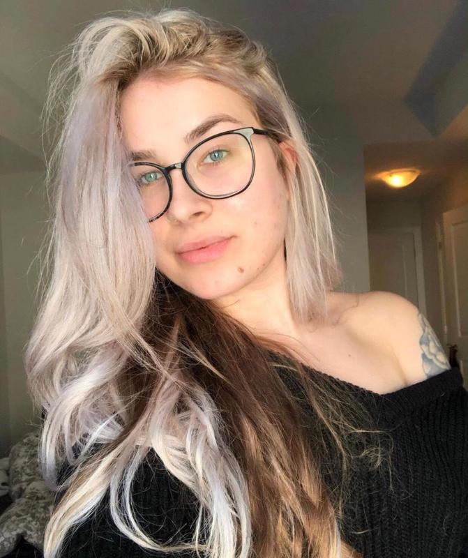 who’s gonna last my cowgirl cock ride 10mins 🍆🍑💦