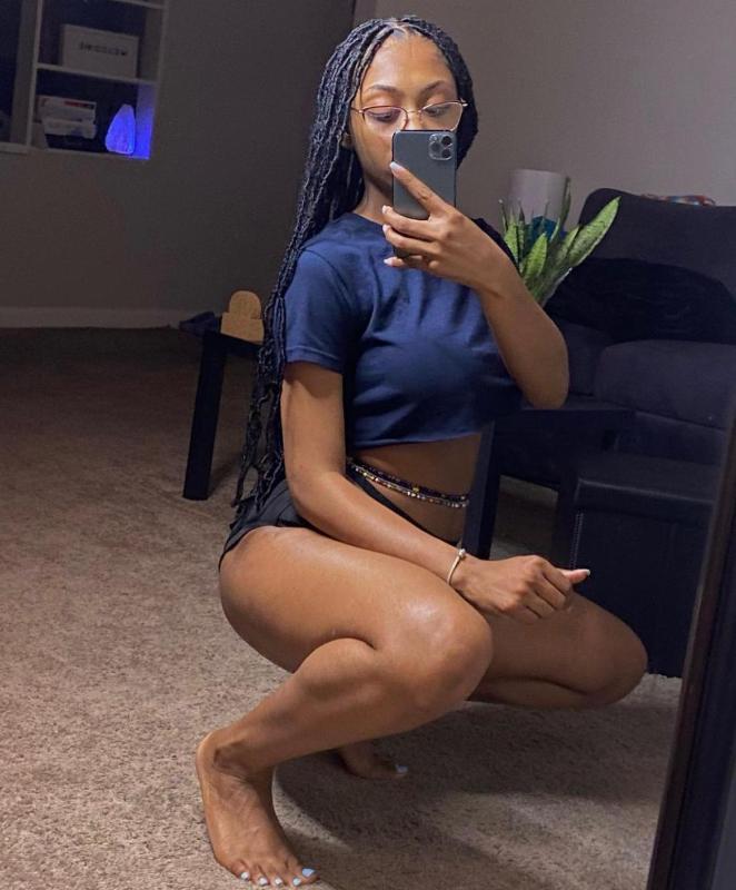 IM AVAILABLE FOR HOOKUP,MASSAGES, CAR MEETS, FULL SERVICE GURANTEED🍆🍑🍑..