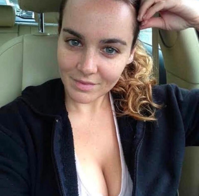 H ey handsome do you need my service I am down for hookup.+1(562) 269-3173