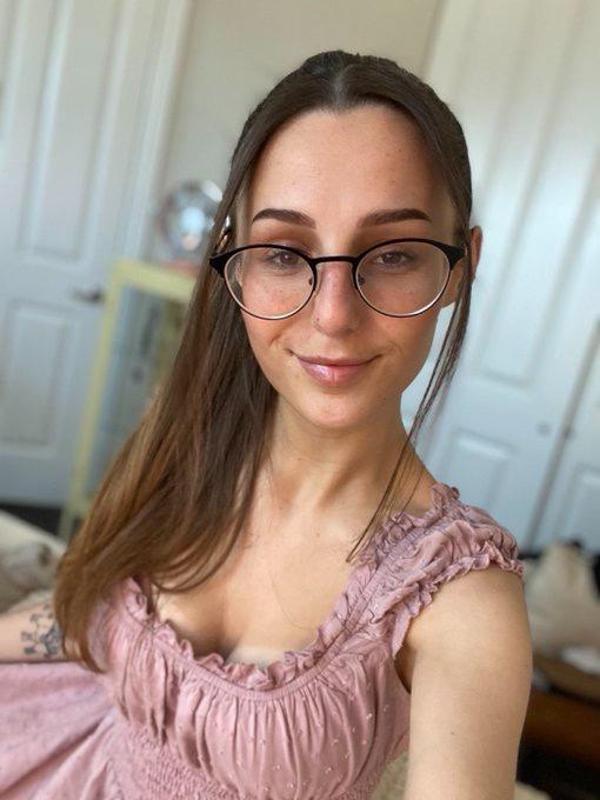 Hey 👋 I’m Doris 💕💕so much available to have some 🍆💦.