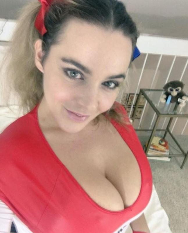 I'm available both incall and outcall