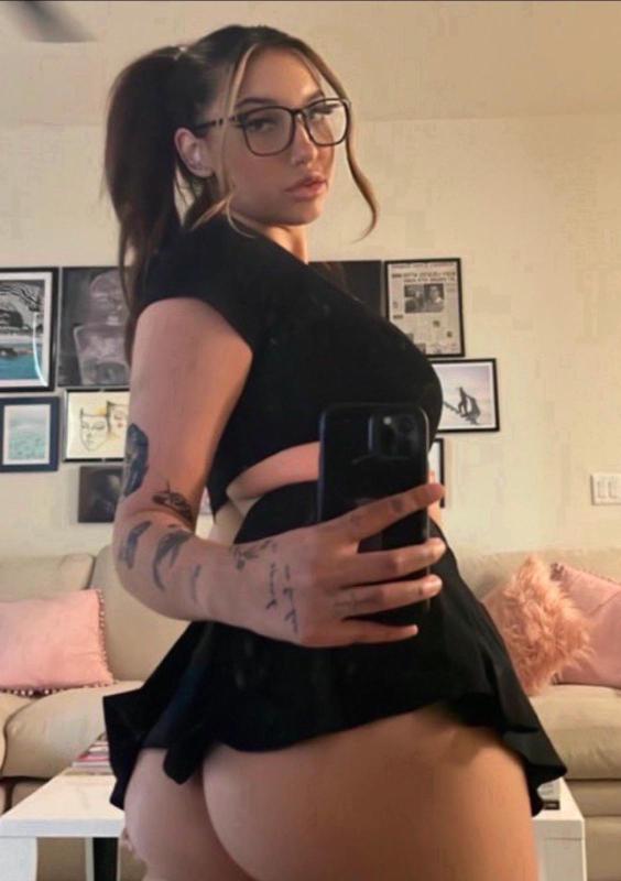 Hi👋 you're down to f**k?😻HMU 😉on (916) 365-2064 or on Snapchat: doristhorton