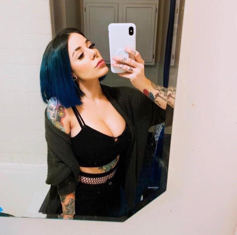DOWN FOR FUN AND HOOK UP HMU ON SNAP SUSANJANE86
