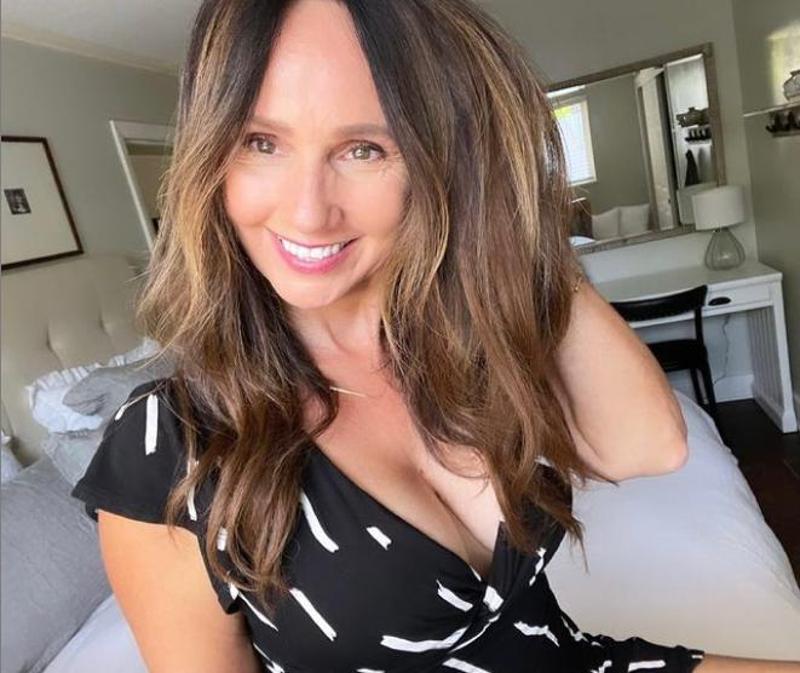 Call me, Mature Treat