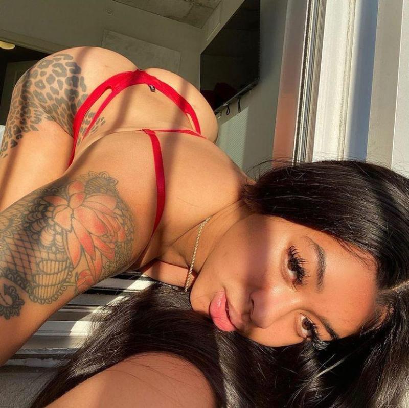 AVAILABLE FOR HOOKUP🥵WITH NO RESTRICTION.HOT🥵AND SEXY👅💦
