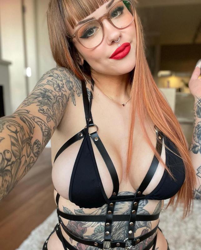 Escort available for hook up