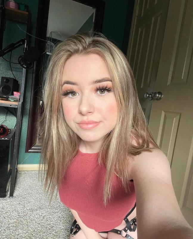 Female escort service available New girl in town both incall&outcall🍑🍆