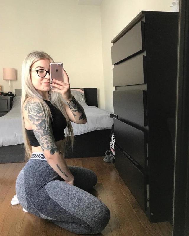 Hot 🥵 girl in town 💦🍆
