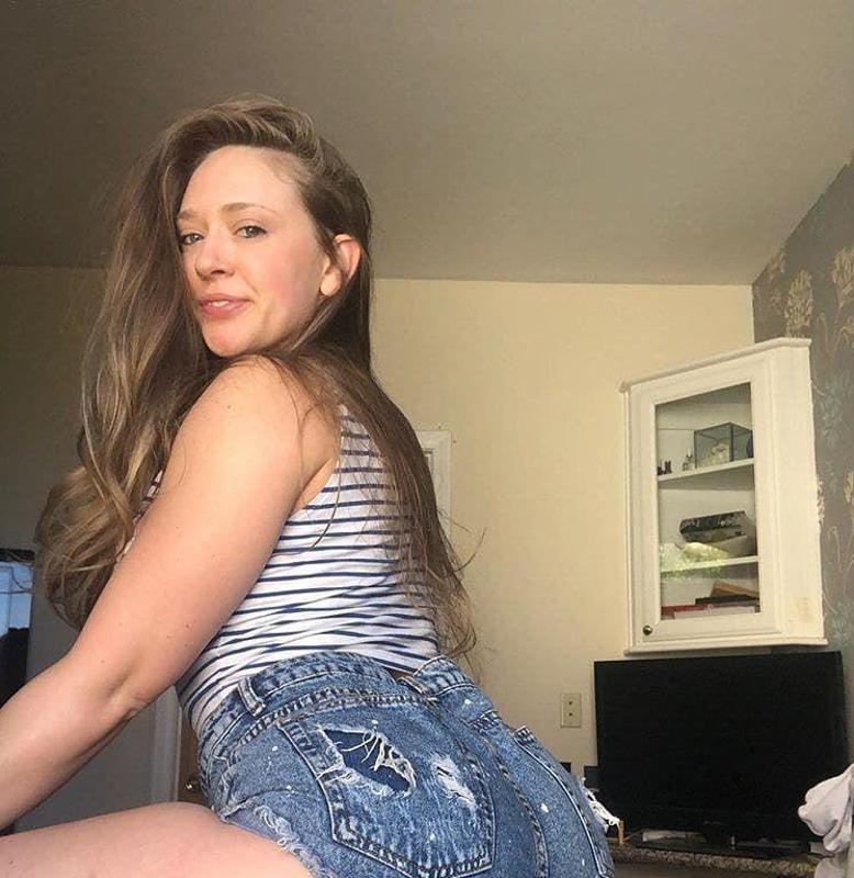 I’m available for hookup I’m independent And a professional hooker ready to offe