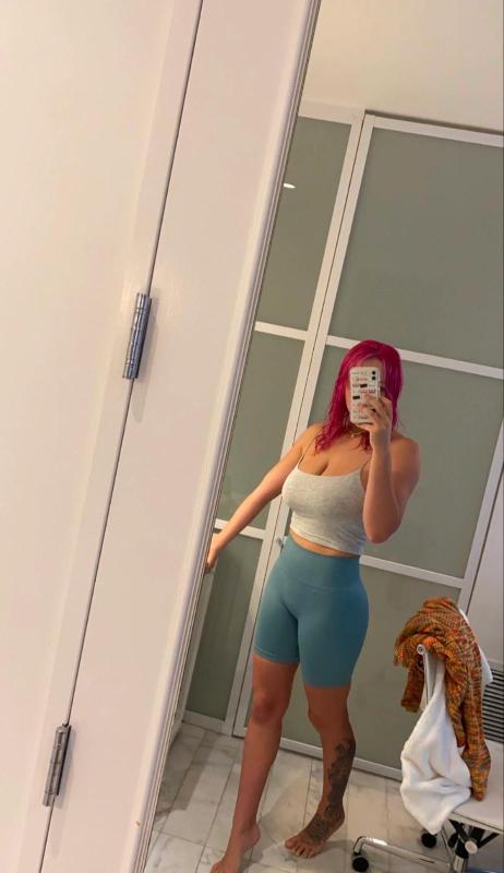 HMU on Snapchat smith_esthe2020 if you down for sex blowjob anal tits fuvk