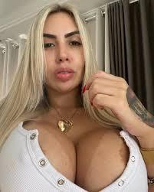 I’m Rose Sweet Sexy Nasty 😋 your complete late night freak.