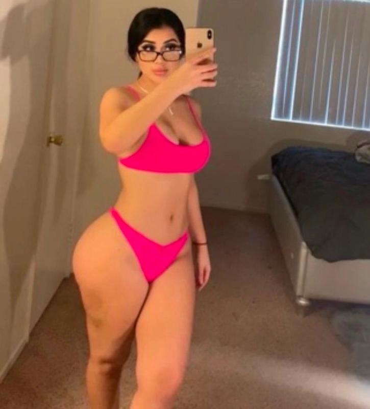 Snapchat @cherryna411 🥰 hot cake baby 🔥💯I sell pictures 🥰