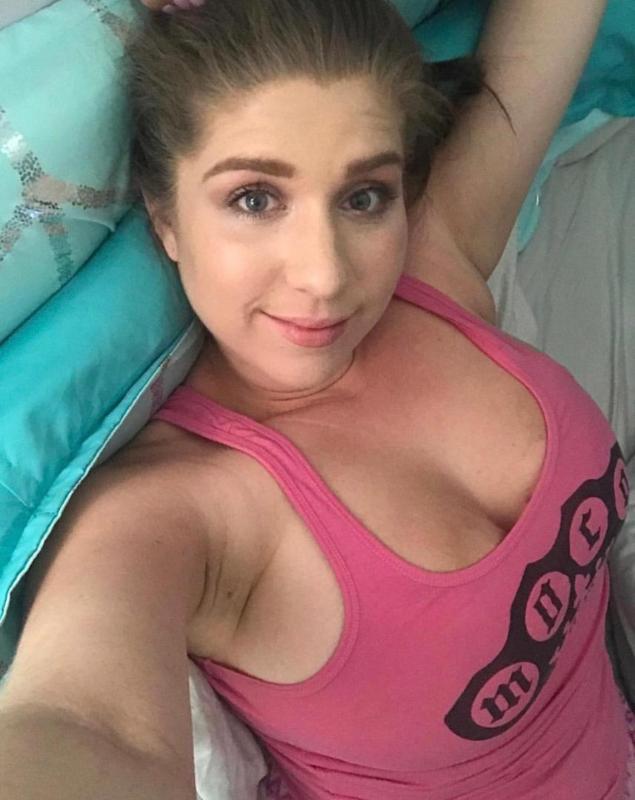 I'm available both incall and outcall