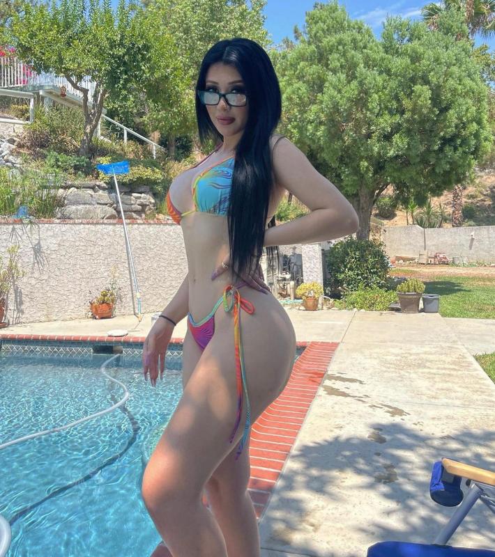 I’m available to hookup and fuck text me (607) 542-9869