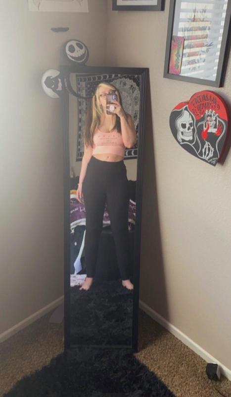 Hey b I’m available to fuck you good