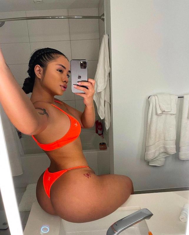 I’m available for hook up 🍑💦🍆💦💦🍑🍆