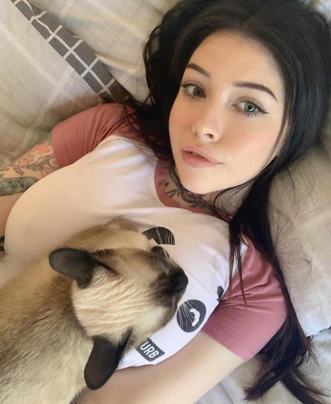 I’m available for all kinds of sex hookup. Incall, outcall, hangout, parties.