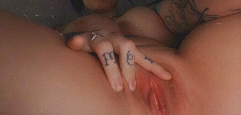 DOWN TO HOOKUP 🍑💦🍆🍑💦🍆