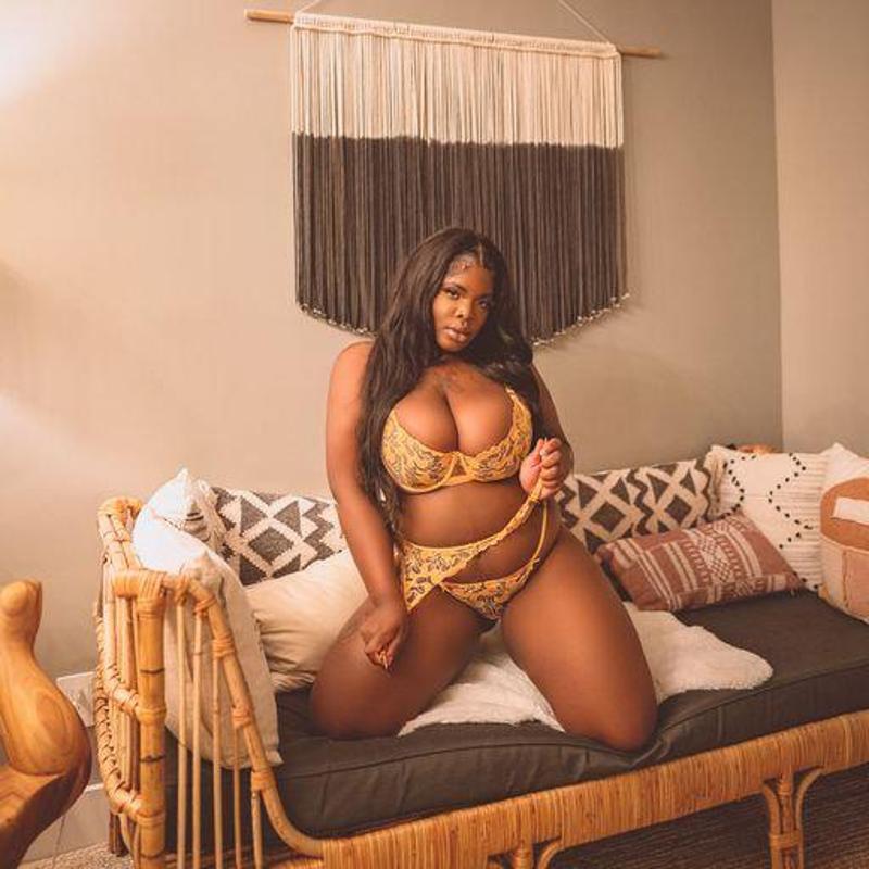 Super busty Kinky ebony companion in Palm Springs