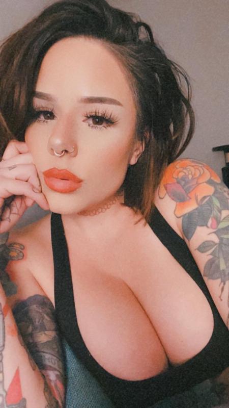 Escort available for meetup