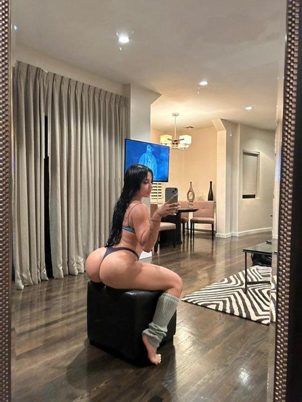 PETITE BABY 👅👅🫣) snapchat(dont.tapin)text me (754)2001243 👅💦