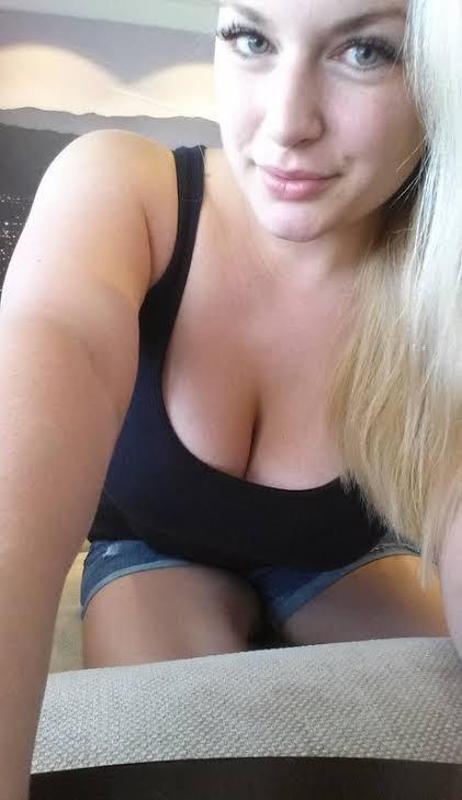 ADD ME UP ON SNAP { DANIELLE7720001} OR TEXT ME VIA SMS (605) 644-6042