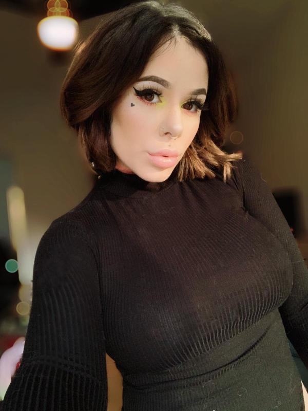 Are you down to fuck hmu on snap Triggers200 or 424-426-0191