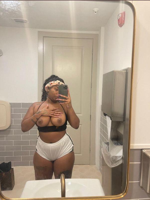 I’m available 24/7 I’m 420 friendly Coke and blow Nuru massage
