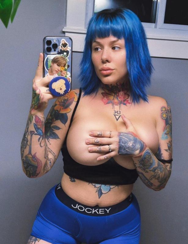 Sexy babe 🥰💋 ❤ Juicy and yummy 🍑🍆💦 HMU on snap at :melissa_kelly09