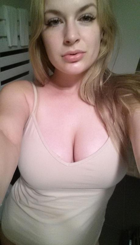 💦blonde baby wanna get down and satisfy all your wants I don't kiss and tell