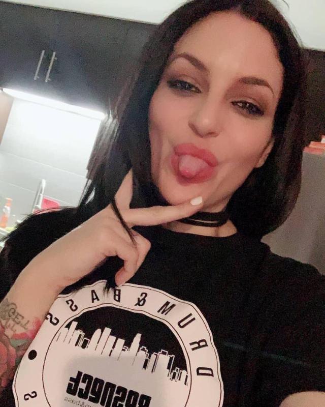 Always available for **** Hardcore,69,****,breastfuck,Head and doggy****Deep+