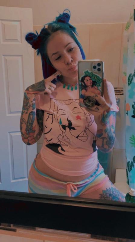 Escort available for hookup