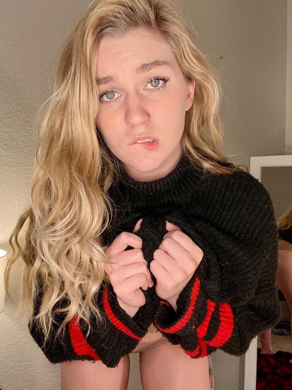 💦 Sexy babe 🥰💋 ❤ Juicy and yummy 🍑🍆💦 HMU SnapChat.. haleystar2021