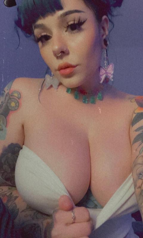 I’m down and ready to fuck 💦🍆