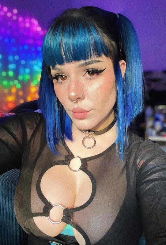HORNY GIRL LOOKING FOR FUN💦💦💦👅🍆💦😋