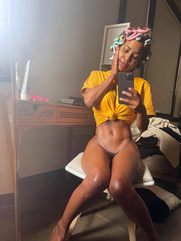 am available for hook up add me on snap Amanda301231 or text me(574)2180462