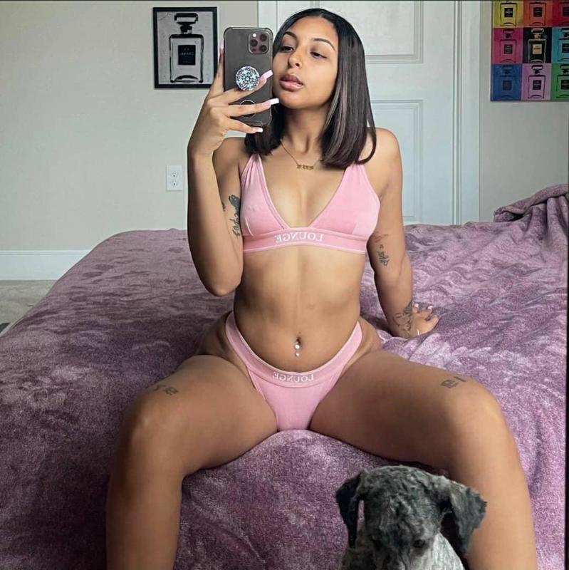 Horny 🍆💦 Escort available for hookup