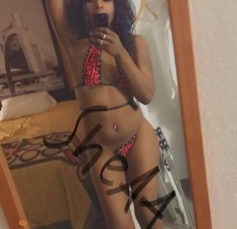 TIIGHT , TALL & TAASTY * EBONY BARBIE party w/ me