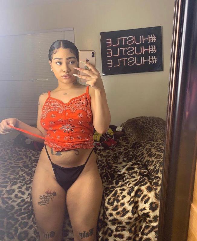 Snapchat me:sexy_kink20 I’m available right now 🔥Hott$exy Classy and Wet💦