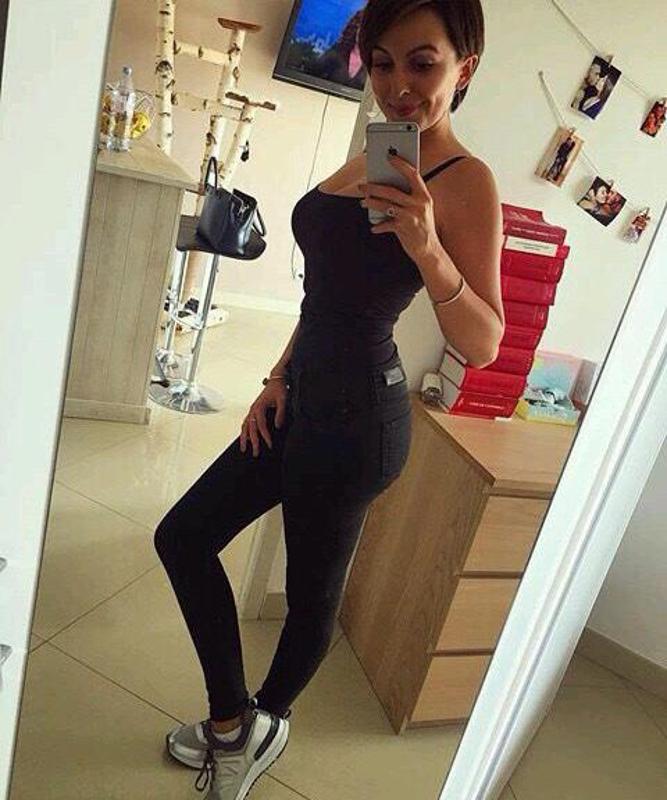 I’m available to hookup and fuck text me 5307218104