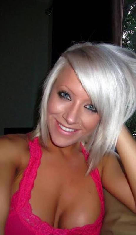 im available for hookup and a hard cock to come for my juicy pussy