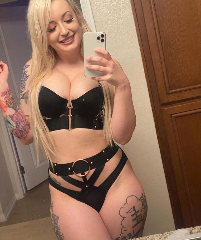 AVAILABLE FOR HOOKUP AND FUN 🤩