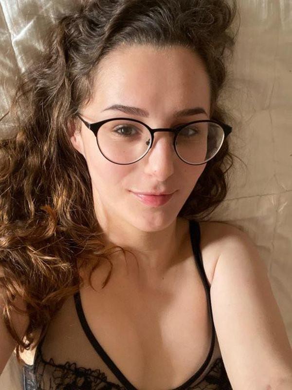I’m parkcox 💞💕 I'm down for hookups just a text away.