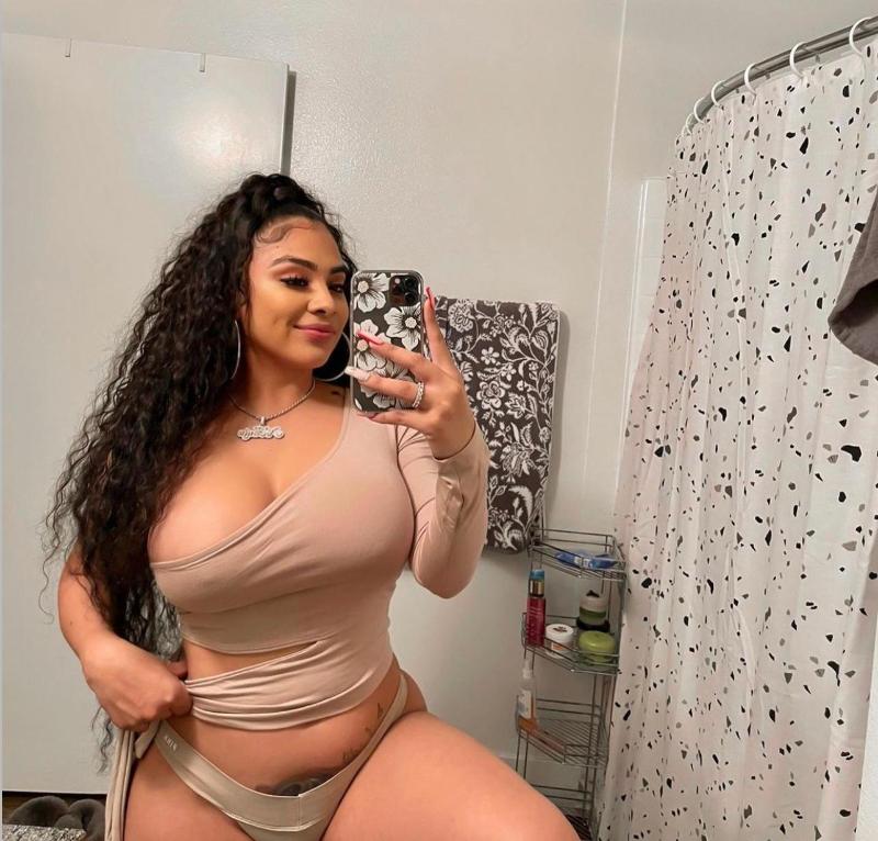 Biggest tits ever💦🍑 💋 sexy❤💋 fun💋💋👅sweet in the middle 🍆🍑💋