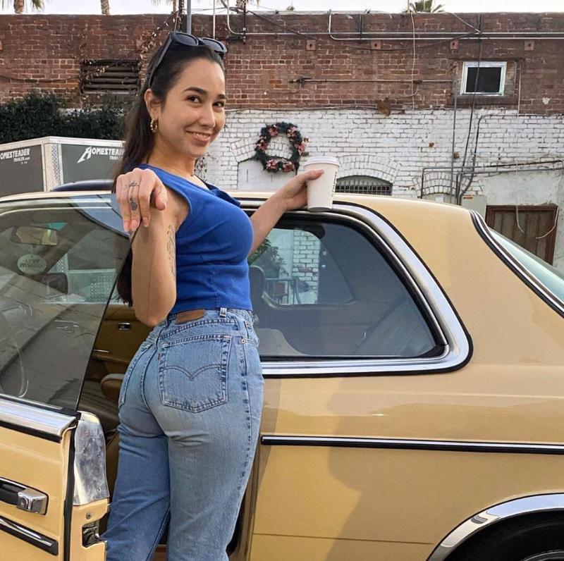 DOWN FOR HOOKUP 🍑🍑🍑